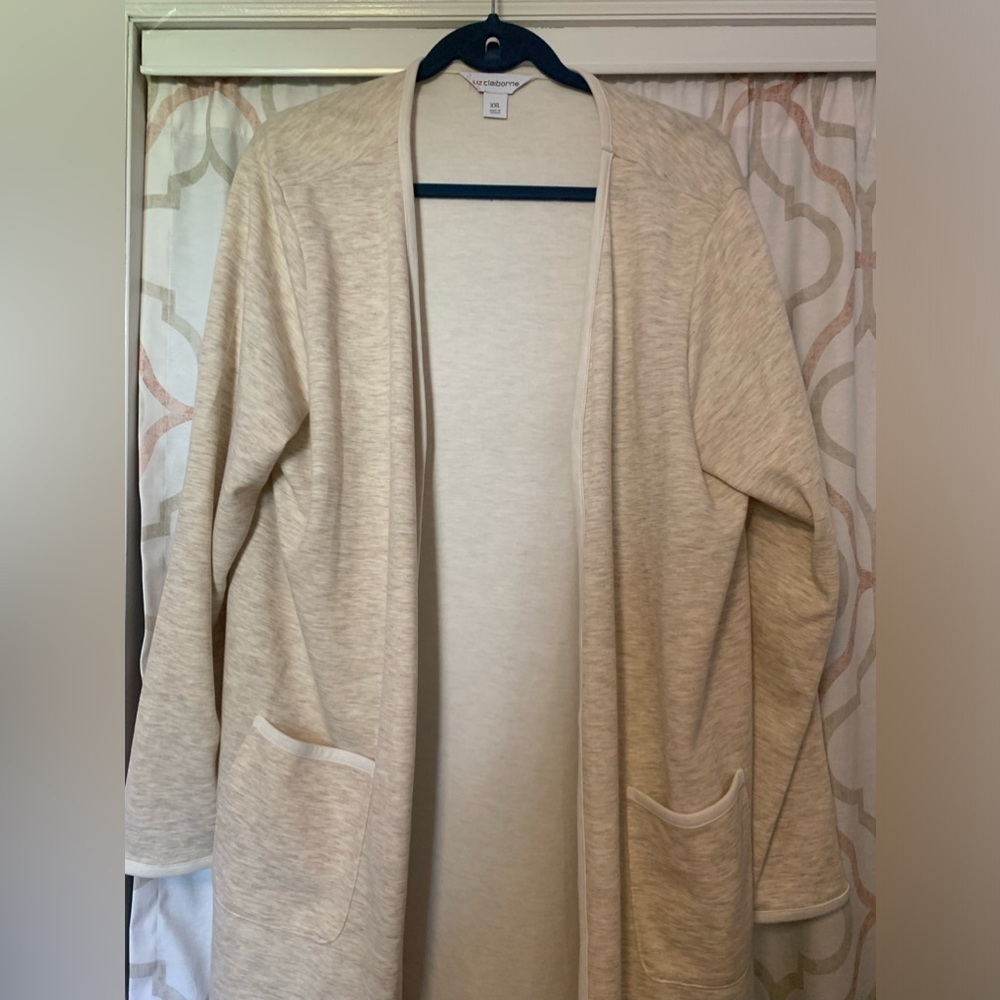 LIZ CLAIBORNE LONG DUSTER/SWEATER ECRU COLOR WITH WHITE PIPING ALONG EDGES